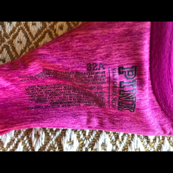 VS PINK lightly lined bra 32A - Picture 2 of 2